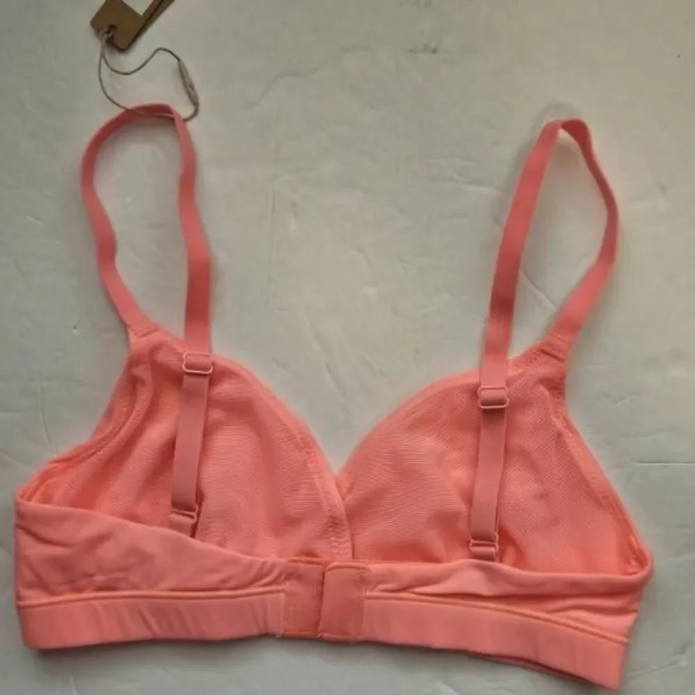 SKIMS CROSS FRONT‎ BRA NWT